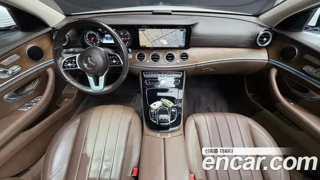 Mercedes-Benz E-Class 2019 — Фото 6/20