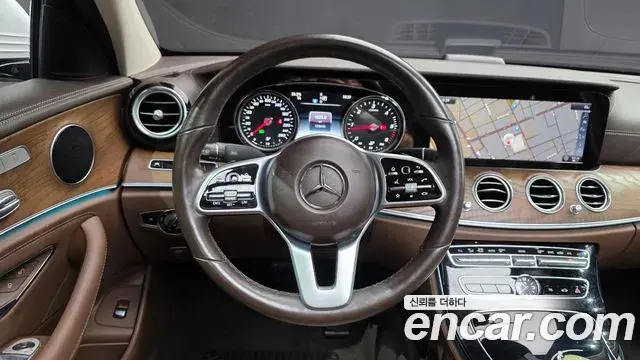 Mercedes-Benz E-Class 2019 — Фото 13/20