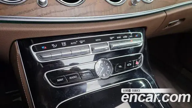 Mercedes-Benz E-Class 2019 — Фото 18/20