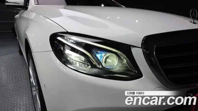 Mercedes-Benz E-Class 2019 — ფოტო 29/30
