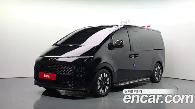 Hyundai Staria 2025 — Фото 1/20
