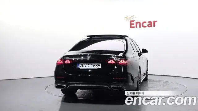 Mercedes-Benz E-Class 2025 — Şəkil 19/20