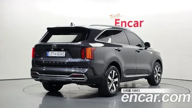 Kia Sorento 2021 — Фото 2/20