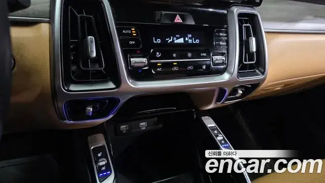 Kia Sorento 2021 — Фото 17/20