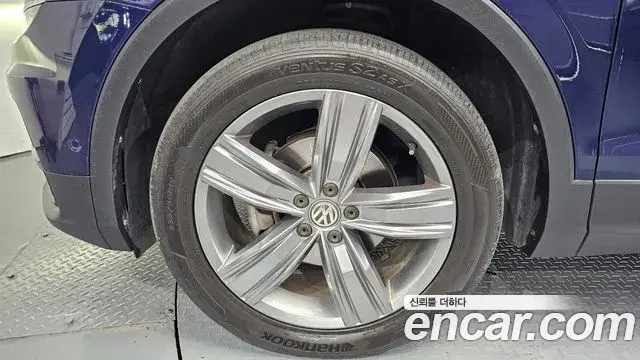 Volkswagen Tiguan 2018 — Photo 2/20