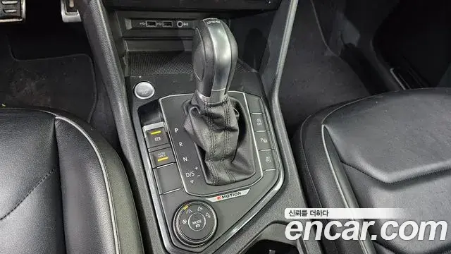 Volkswagen Tiguan 2018 — Photo 7/20