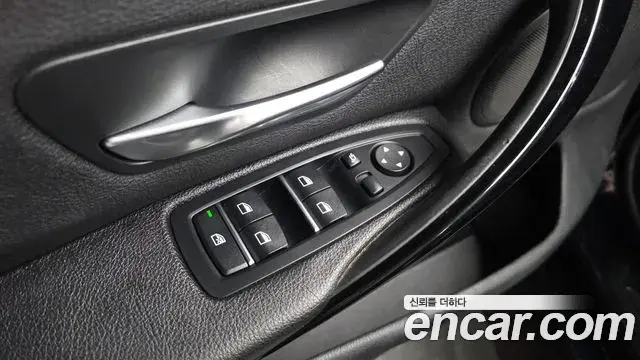 BMW 4 Series 2019 — Şəkil 10/33
