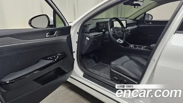 Kia K5 2025 — Фото 10/20