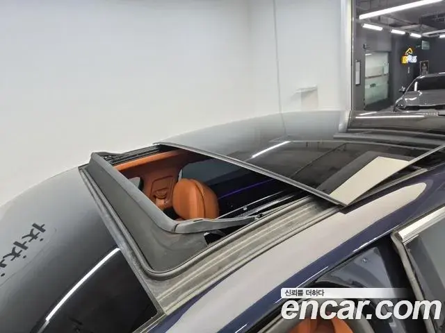 Bentley Flying Spur 2021 — ფოტო 15/19
