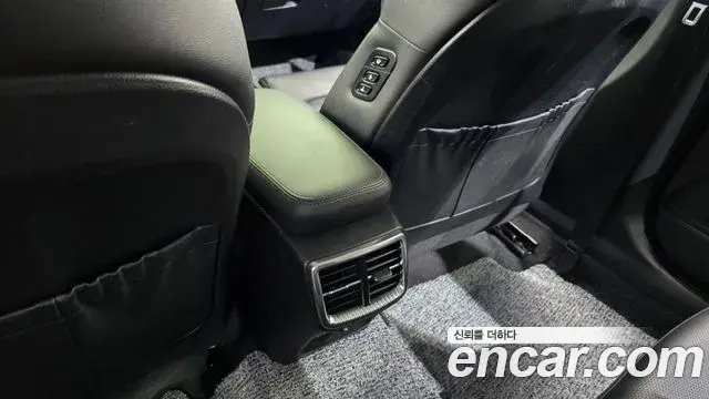 Kia K5 2020 — ფოტო 8/32