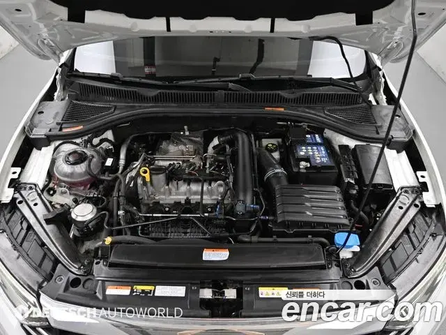 Volkswagen Jetta 2021 — Şəkil 12/20