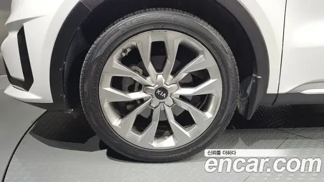 Kia Sorento 2020 — ფოტო 14/20