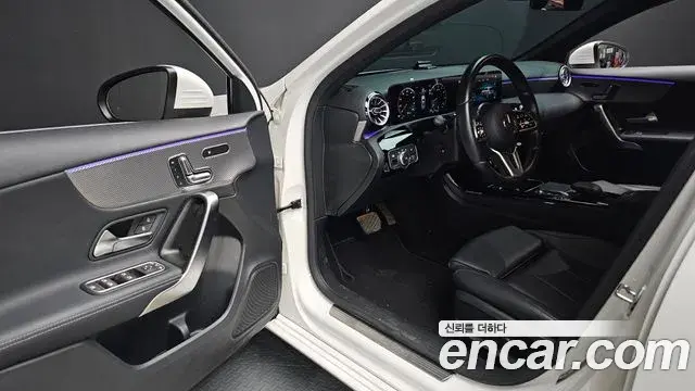 Mercedes-Benz A-Class 2023 — Şəkil 1/31