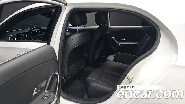 Mercedes-Benz A-Class 2023 — Şəkil 20/31