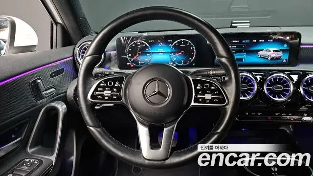 Mercedes-Benz A-Class 2023 — Şəkil 28/31