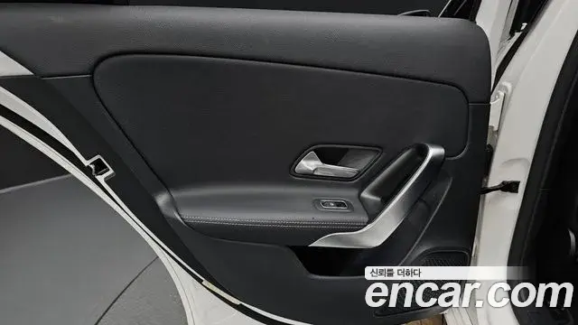 Mercedes-Benz A-Class 2023 — Şəkil 7/31