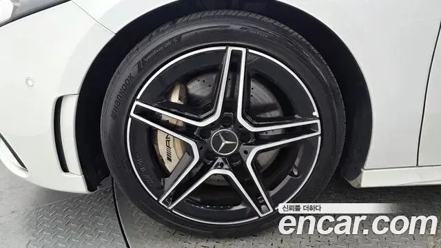 Mercedes-Benz A-Class 2020 — Фото 5/20