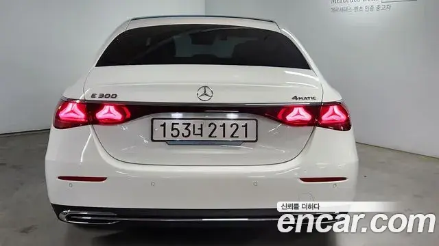 Mercedes-Benz E-Class 2024 — ფოტო 14/20