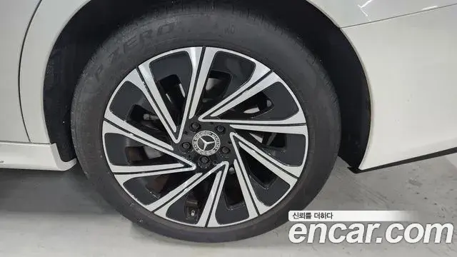 Mercedes-Benz E-Class 2024 — ფოტო 3/20