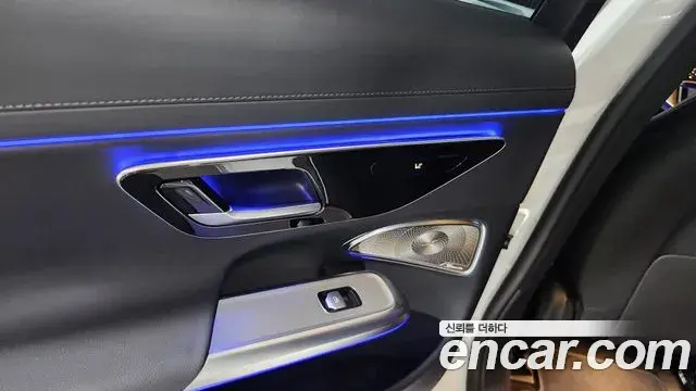 Mercedes-Benz E-Class 2024 — ფოტო 4/20