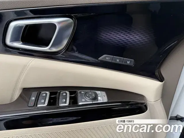 Kia Carnival 2022 — Фото 16/20