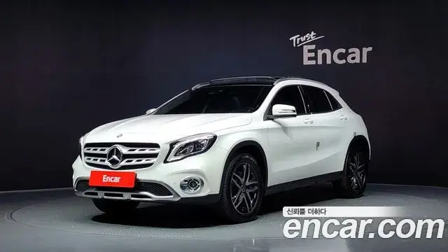 Mercedes-Benz GLA-Class 2018 — Фото 10/20