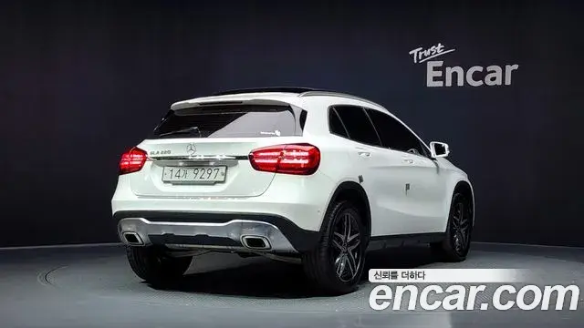 Mercedes-Benz GLA-Class 2018 — Фото 1/20