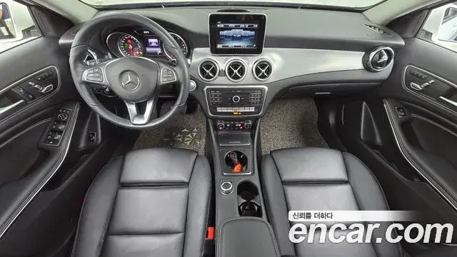 Mercedes-Benz GLA-Class 2018 — Фото 6/20