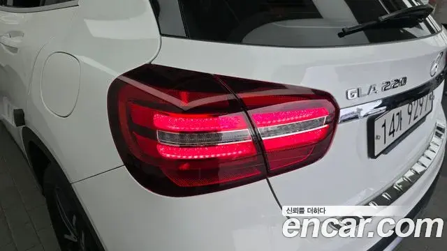 Mercedes-Benz GLA-Class 2018 — Photo 29/33