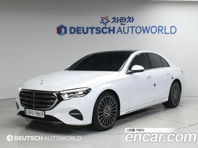 Mercedes-Benz E-Class 2024 — Photo 10/20
