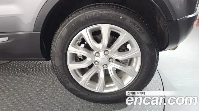 Land Rover Range Rover Evoque 2019 — Şəkil 31/32