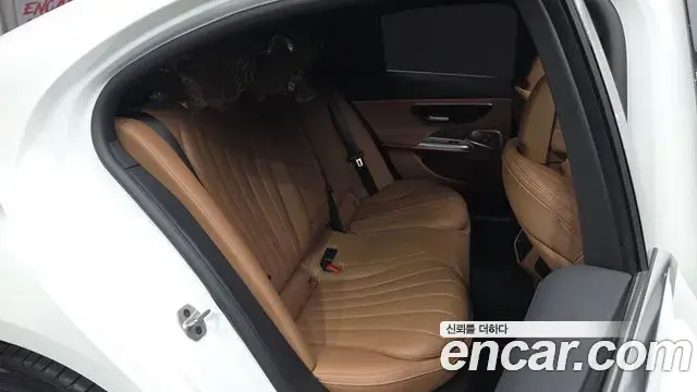 Mercedes-Benz E-Class 2024 — Photo 22/30