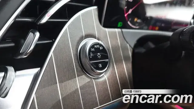 Mercedes-Benz E-Class 2024 — Photo 14/30