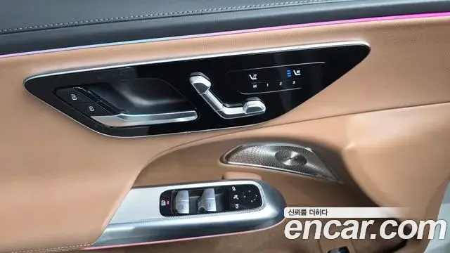 Mercedes-Benz E-Class 2024 — Photo 8/30