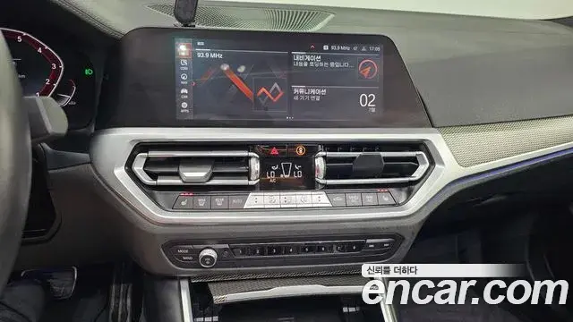 BMW 3 Series 2020 — ფოტო 30/32