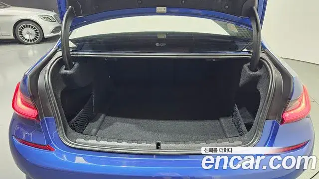 BMW 3 Series 2020 — ფოტო 20/32
