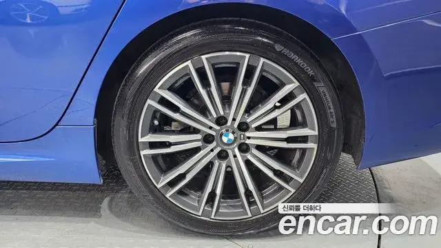 BMW 3 Series 2020 — ფოტო 6/32