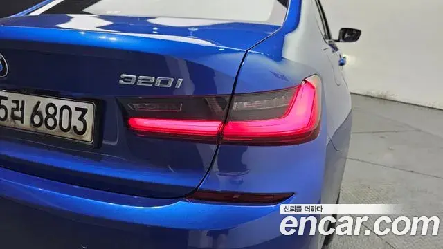 BMW 3 Series 2020 — ფოტო 24/32