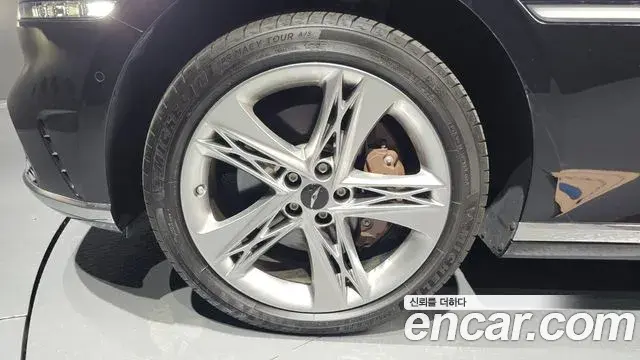 Genesis G90 2023 — Şəkil 18/37