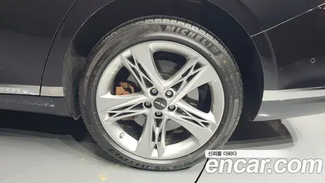 Genesis G90 2023 — Şəkil 23/37