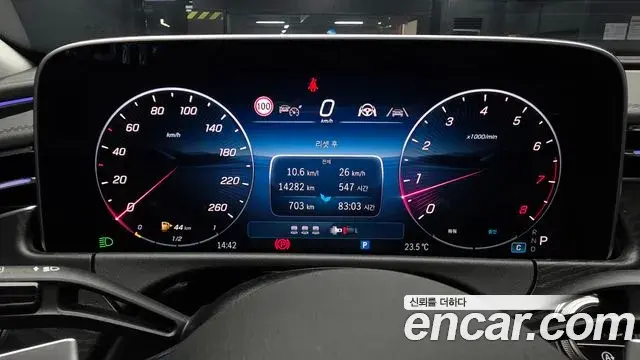 Mercedes-Benz E-Class 2025 — Фото 8/20