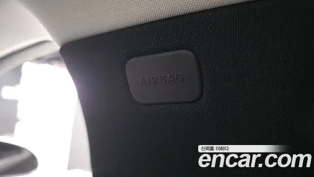 Mercedes-Benz E-Class 2025 — ფოტო 14/35