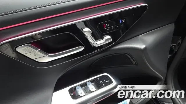 Mercedes-Benz E-Class 2025 — ფოტო 24/35