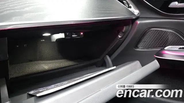 Mercedes-Benz E-Class 2025 — ფოტო 18/35