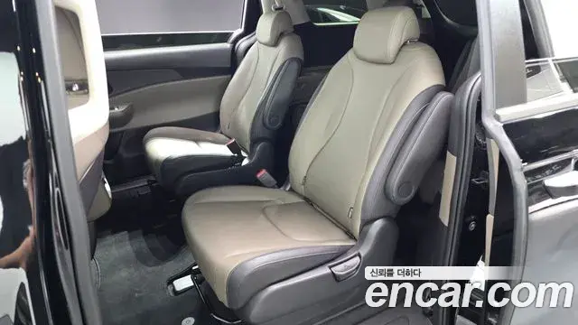 Kia Carnival 2024 — Фото 12/20