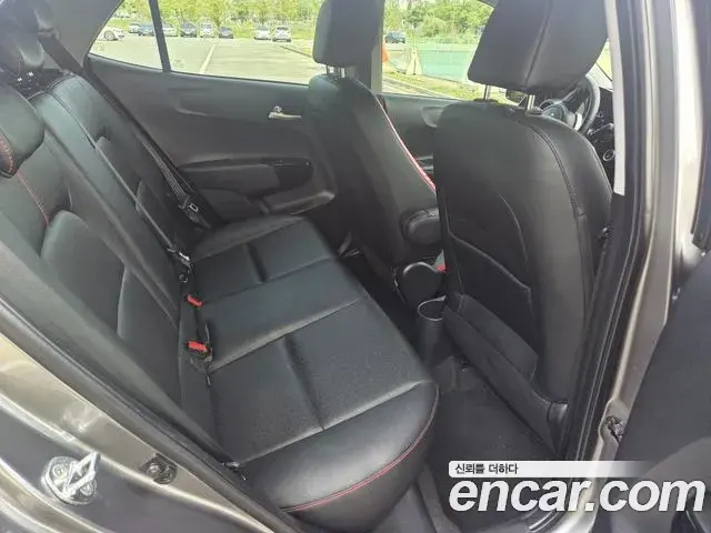 Kia Morning Urban 2022 — Photo 9/20