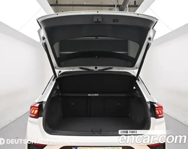 Volkswagen T-Roc 2021 — Şəkil 13/20