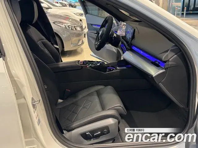 BMW 5 Series 2024 — Şəkil 15/16