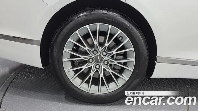 Genesis G80 2023 — ფოტო 18/33