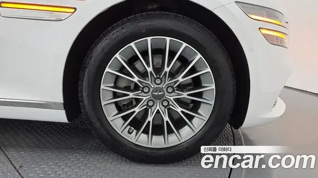 Genesis G80 2023 — ფოტო 23/33